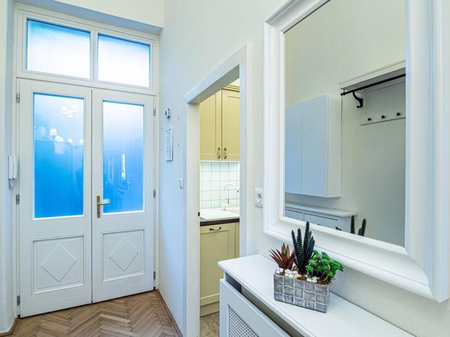 Westend Apartment Budapest Exteriör bild